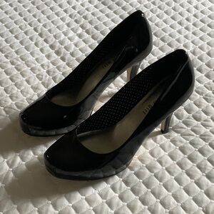 Madden Girl Getta Pumps